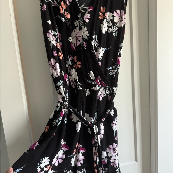 LOFT Floral Romper, size M - Picture 4 of 4